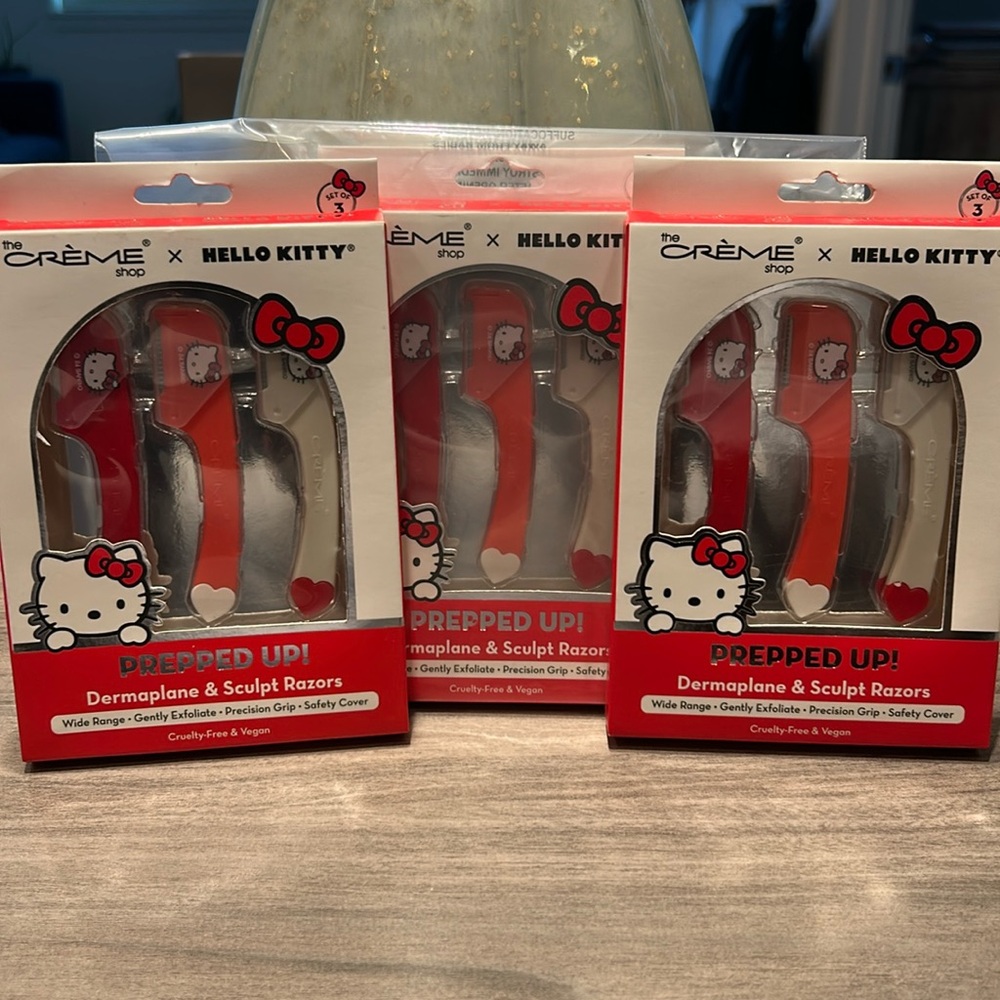 The Crème Shop x Hello Kitty Dermaplane Razors - Red, Pink, White